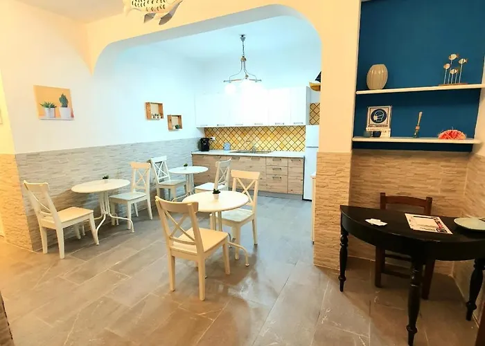 Alojamento de Acomodação e Pequeno-almoço Alba Chiara 4*